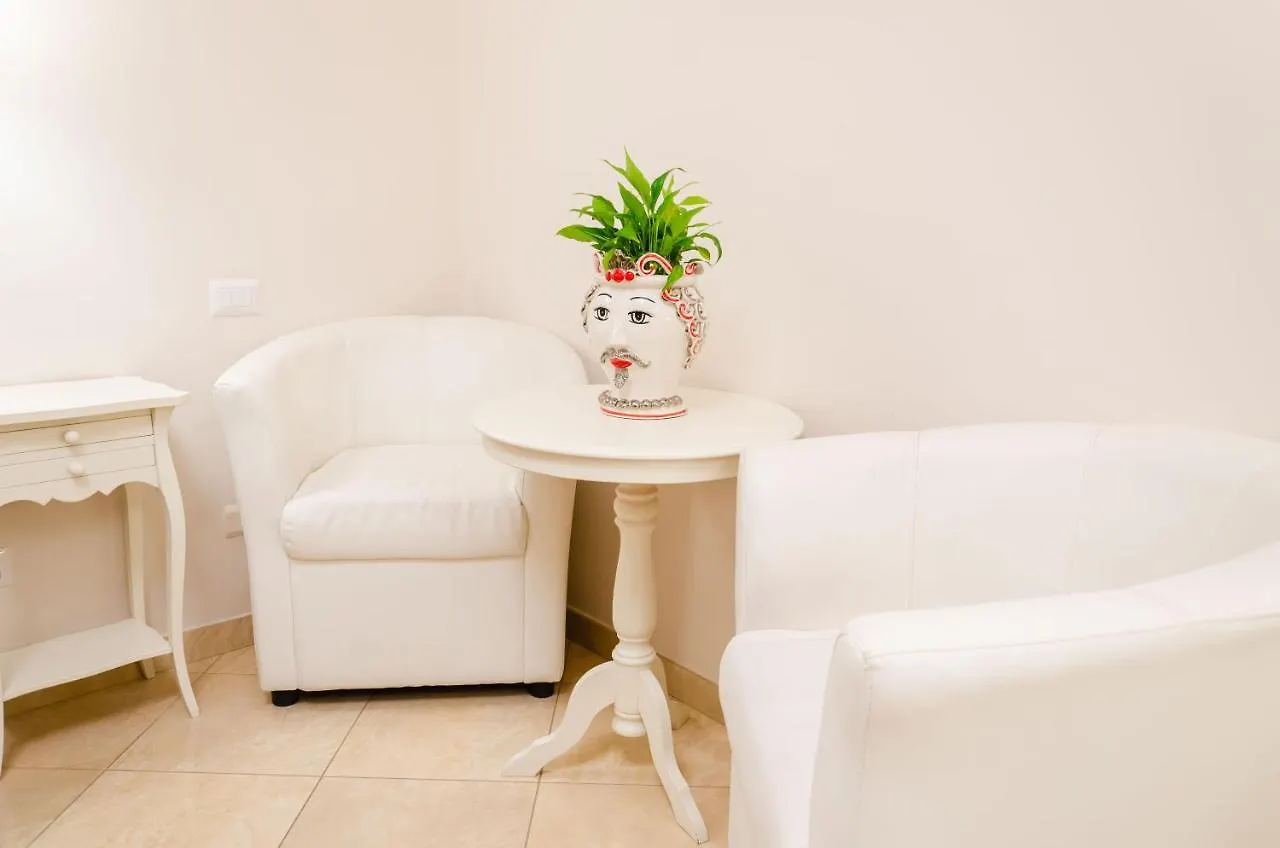 Taormina B&B 4*,